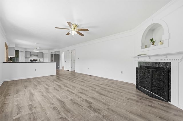 3011 Meyeridge Rd, Shaler, PA 15209