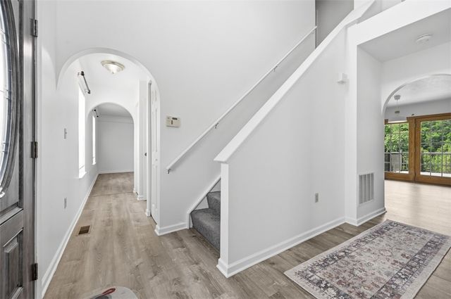 3011 Meyeridge Rd, Shaler, PA 15209