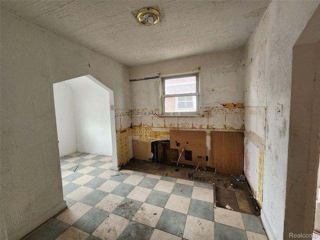 8372 Carlin Street, Detroit, MI 48228