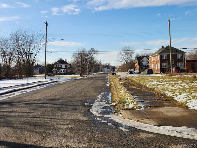 8372 Carlin Street, Detroit, MI 48228