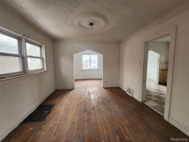 8372 Carlin Street, Detroit, MI 48228