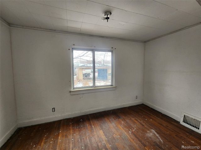 8372 Carlin Street, Detroit, MI 48228