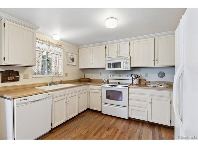 7076 S Elm Ct, Centennial, CO 80122