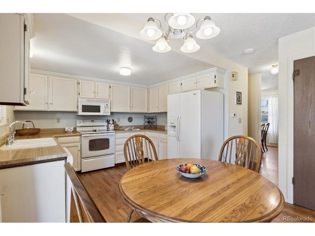 7076 S Elm Ct, Centennial, CO 80122