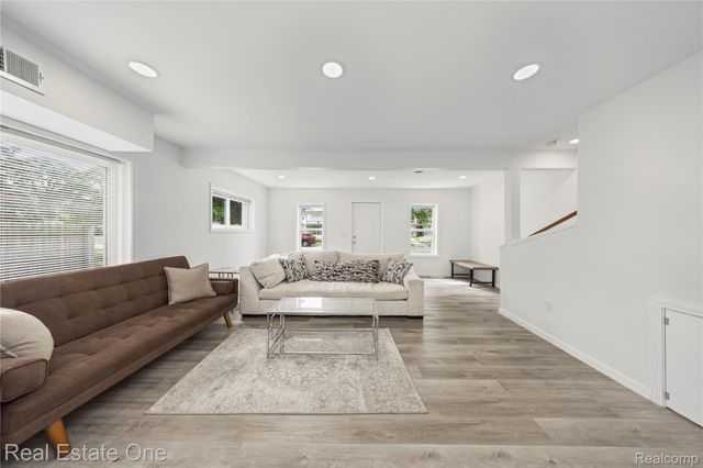 3420 Fairmont Road, Royal Oak, MI 48073