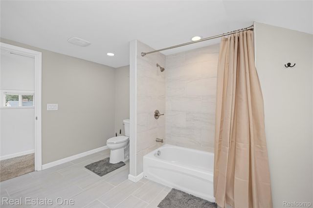 3420 Fairmont Road, Royal Oak, MI 48073