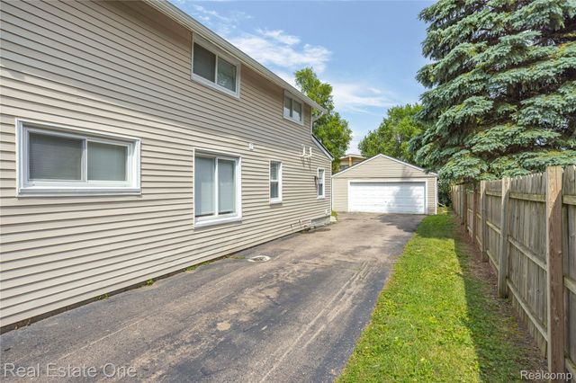 3420 Fairmont Road, Royal Oak, MI 48073