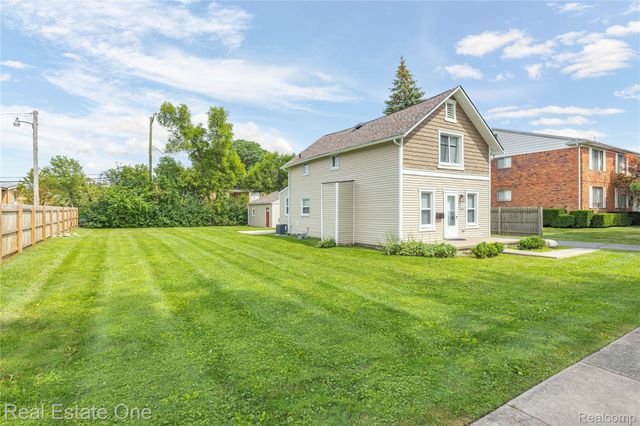 3420 Fairmont Road, Royal Oak, MI 48073