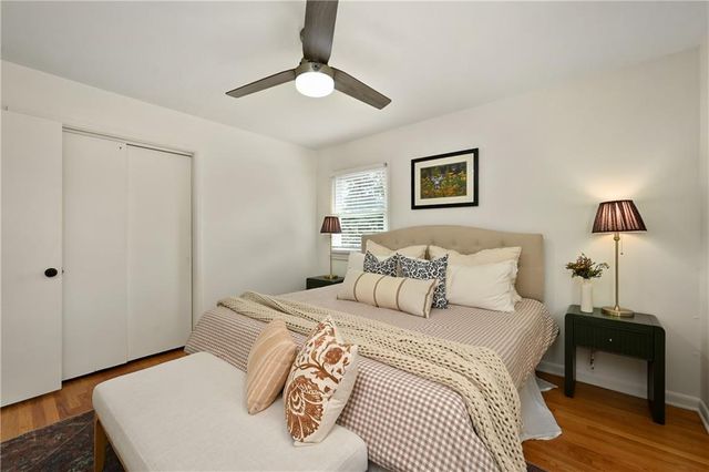 303 SW Pinnell Drive, Lee's Summit, MO 64081