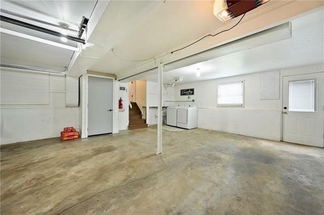 303 SW Pinnell Drive, Lee's Summit, MO 64081