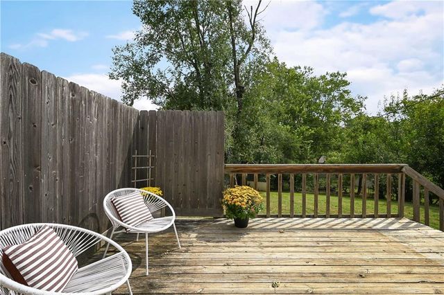 303 SW Pinnell Drive, Lee's Summit, MO 64081