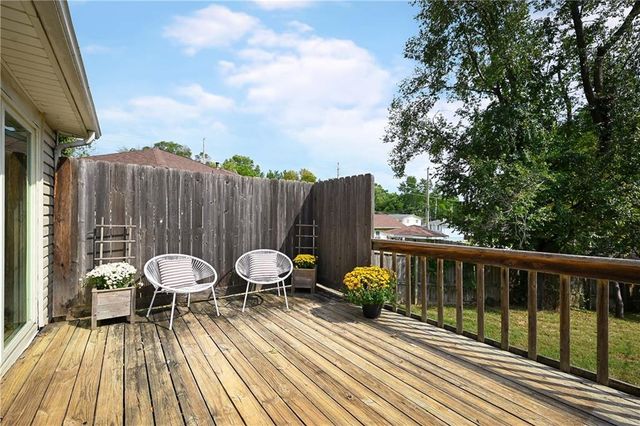 303 SW Pinnell Drive, Lee's Summit, MO 64081