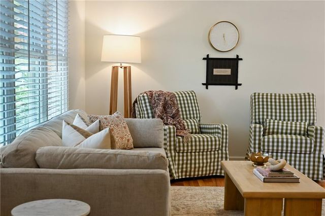 303 SW Pinnell Drive, Lee's Summit, MO 64081
