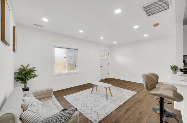 4514 E 10th Avenue, Gary, IN 46403