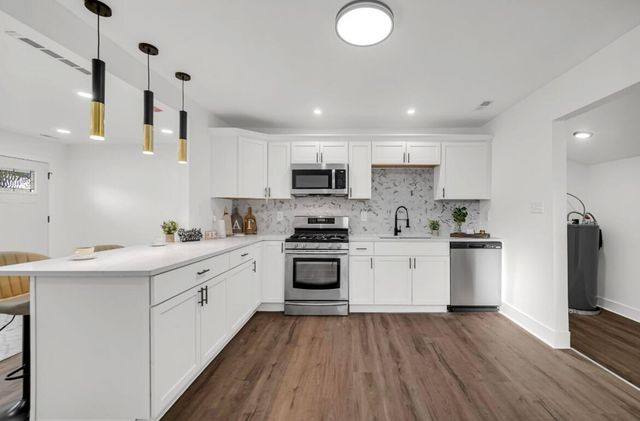 4514 E 10th Avenue, Gary, IN 46403