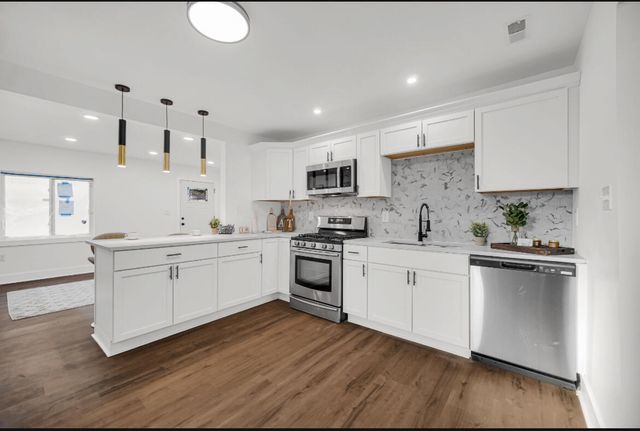 4514 E 10th Avenue, Gary, IN 46403