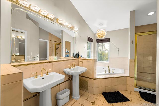 17 Brendella Court, Wallkill, NY 12589