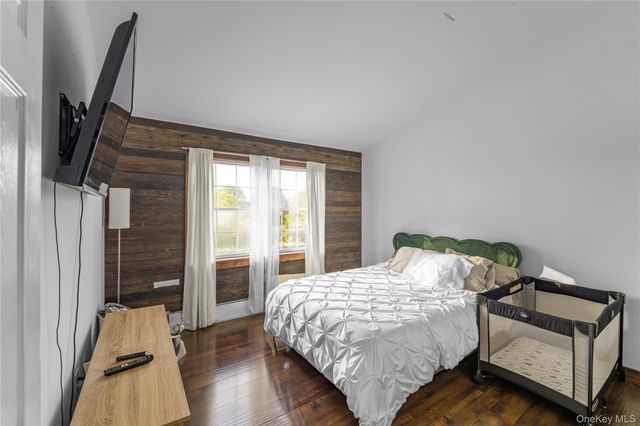 17 Brendella Court, Wallkill, NY 12589