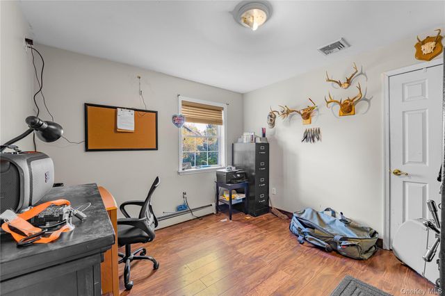 17 Brendella Court, Wallkill, NY 12589