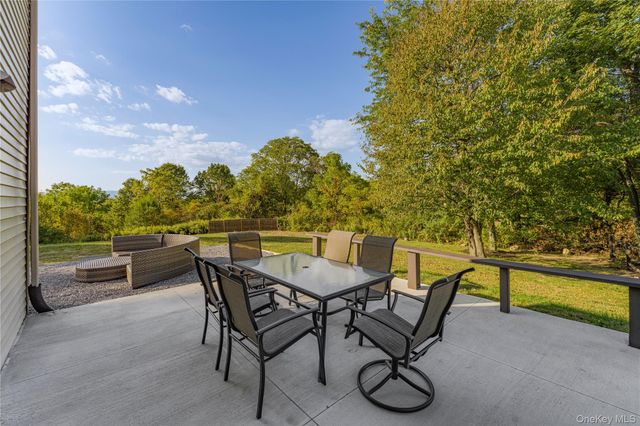 17 Brendella Court, Wallkill, NY 12589