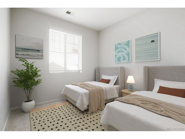 10526 Akron St, Commerce City, CO 80640