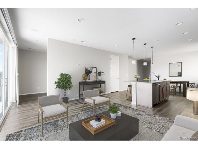 10526 Akron St, Commerce City, CO 80640