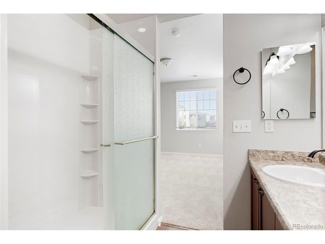 10526 Akron St, Commerce City, CO 80640