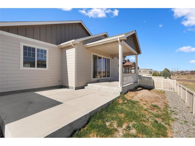 10526 Akron St, Commerce City, CO 80640