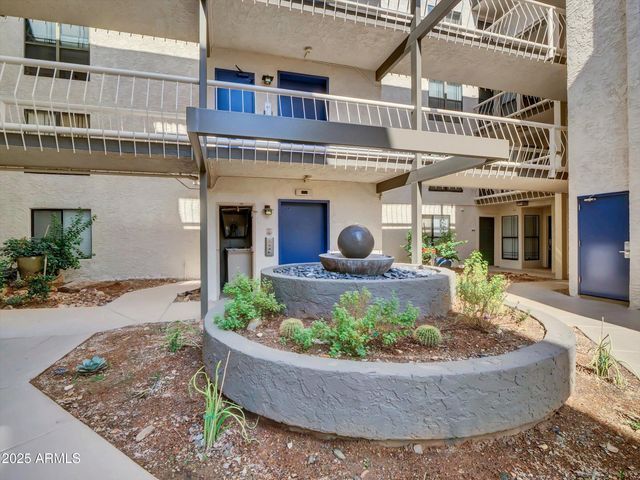 5122 N 31st Way 221, Phoenix, AZ 85016