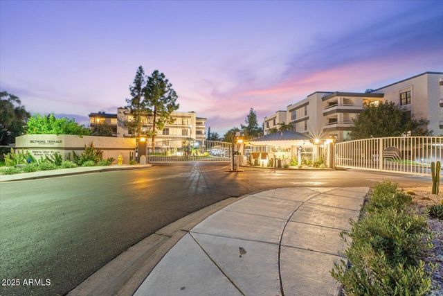 5122 N 31st Way 221, Phoenix, AZ 85016