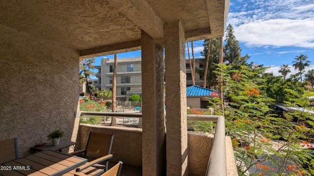 5122 N 31st Way 221, Phoenix, AZ 85016