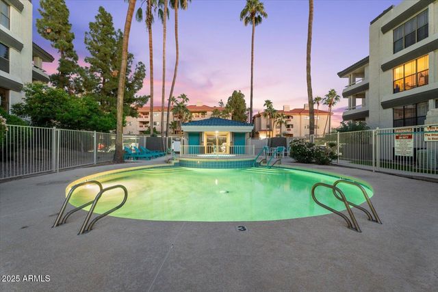 5122 N 31st Way 221, Phoenix, AZ 85016