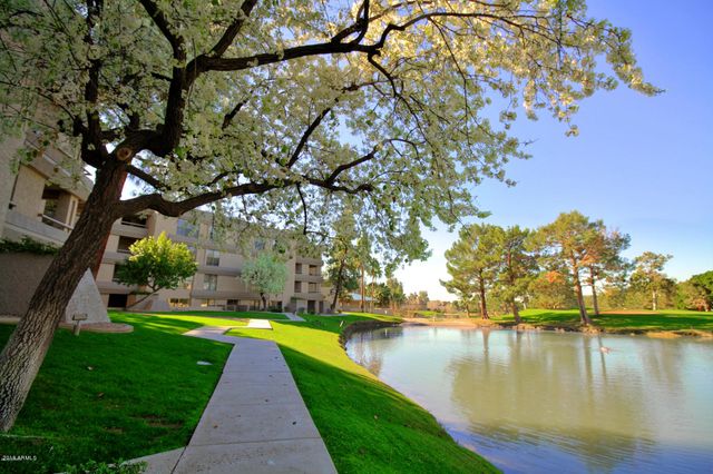 5122 N 31st Way 221, Phoenix, AZ 85016