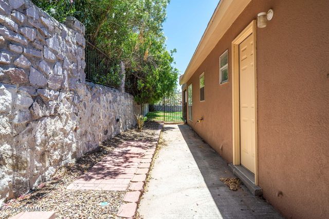 2264 San Felipe, Las Cruces, NM 88011