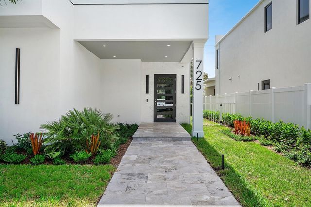 725 SE 4th Avenue, Delray Beach, FL 33483