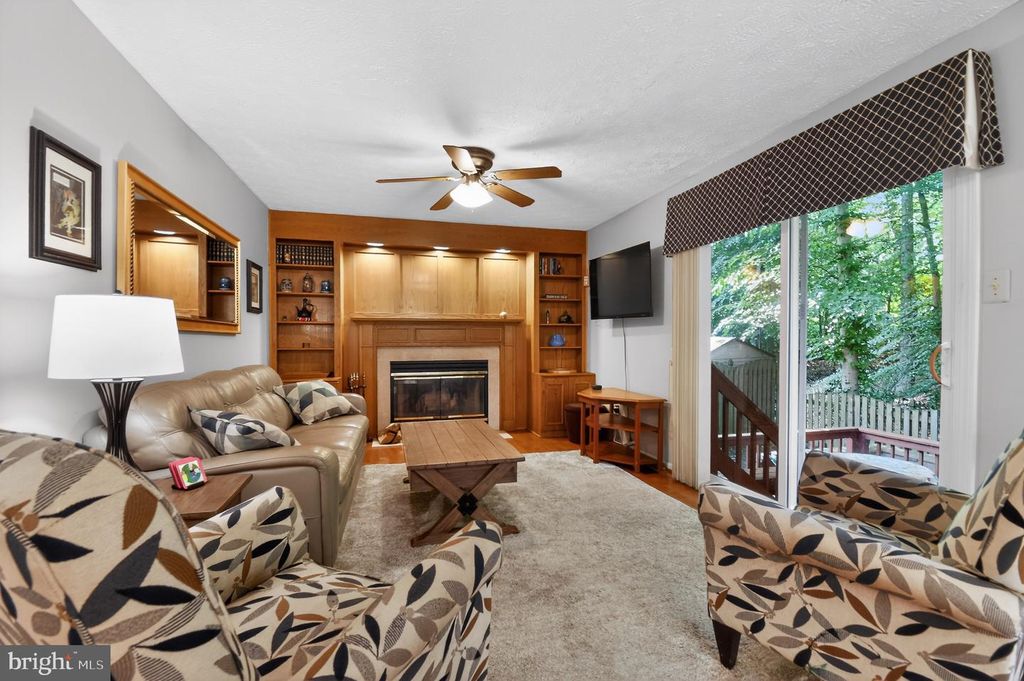 Image 11 of property listing at 1688 PATRICE CIR, Crofton, MD 21114