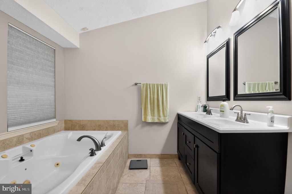 Image 16 of property listing at 1688 PATRICE CIR, Crofton, MD 21114