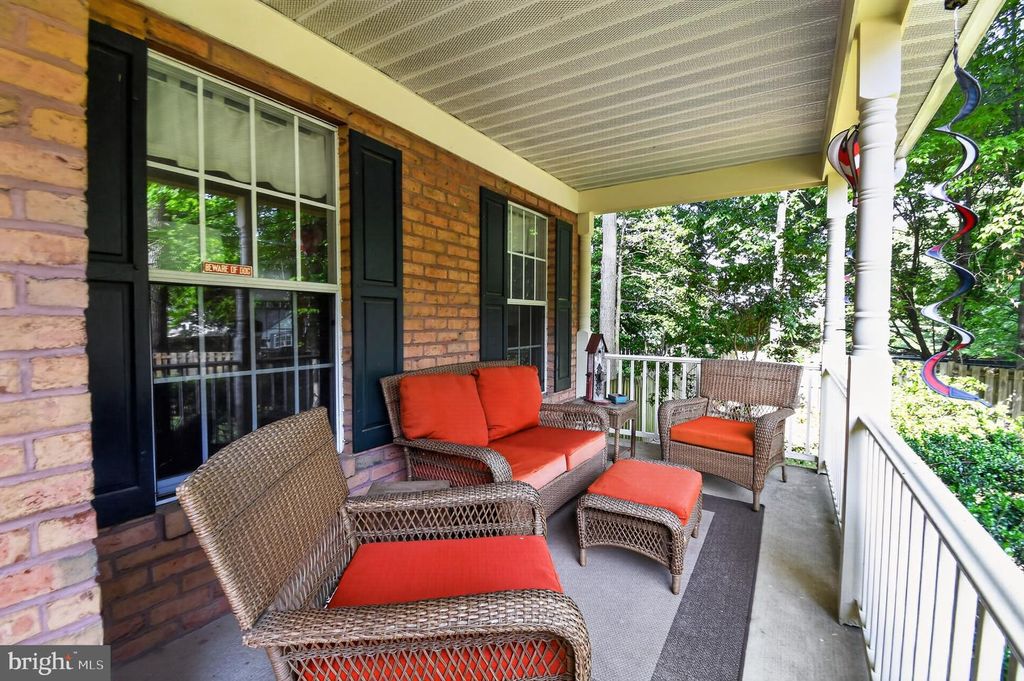 Image 3 of property listing at 1688 PATRICE CIR, Crofton, MD 21114