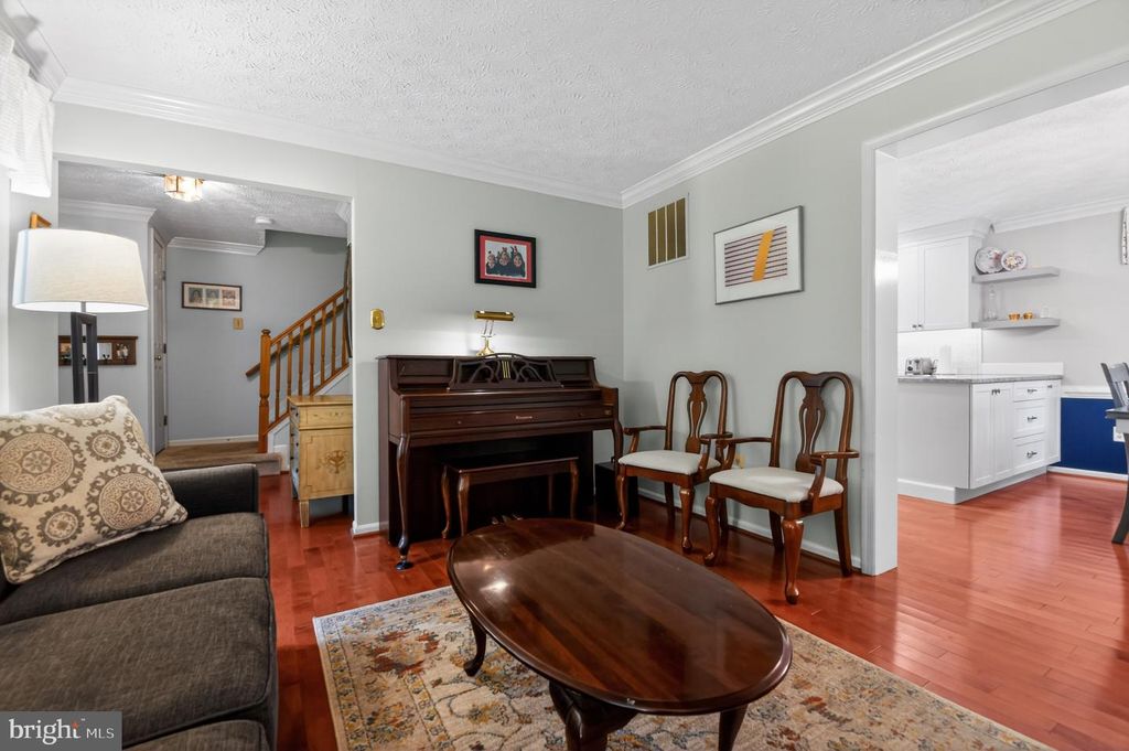 Image 4 of property listing at 1688 PATRICE CIR, Crofton, MD 21114
