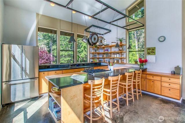 808 Pioneer Hill Road, Orcas Island, WA 98279