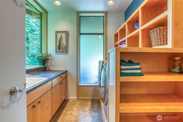 808 Pioneer Hill Road, Orcas Island, WA 98279