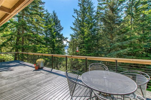 808 Pioneer Hill Road, Orcas Island, WA 98279