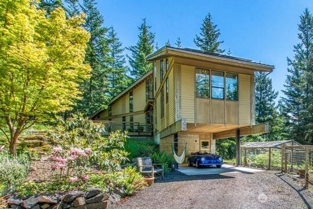 808 Pioneer Hill Road, Orcas Island, WA 98279