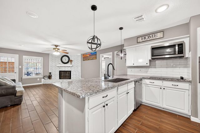 12043 Corona Lane, Houston, TX 77072