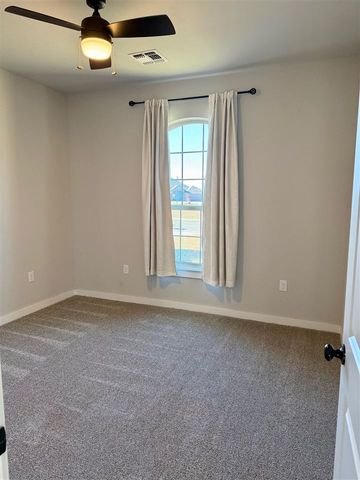 433 N Creekside Dr, Cache, OK 73527