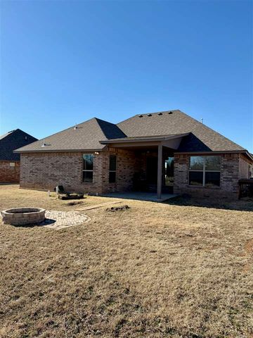 433 N Creekside Dr, Cache, OK 73527