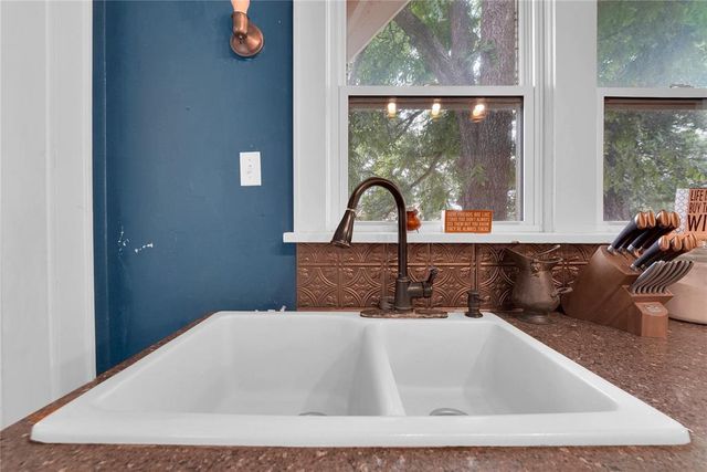 201 S Park Road, Hobart, OK 73651