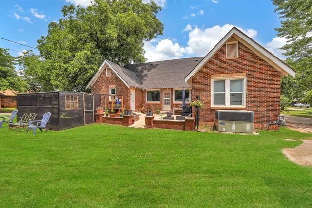 201 S Park Road, Hobart, OK 73651