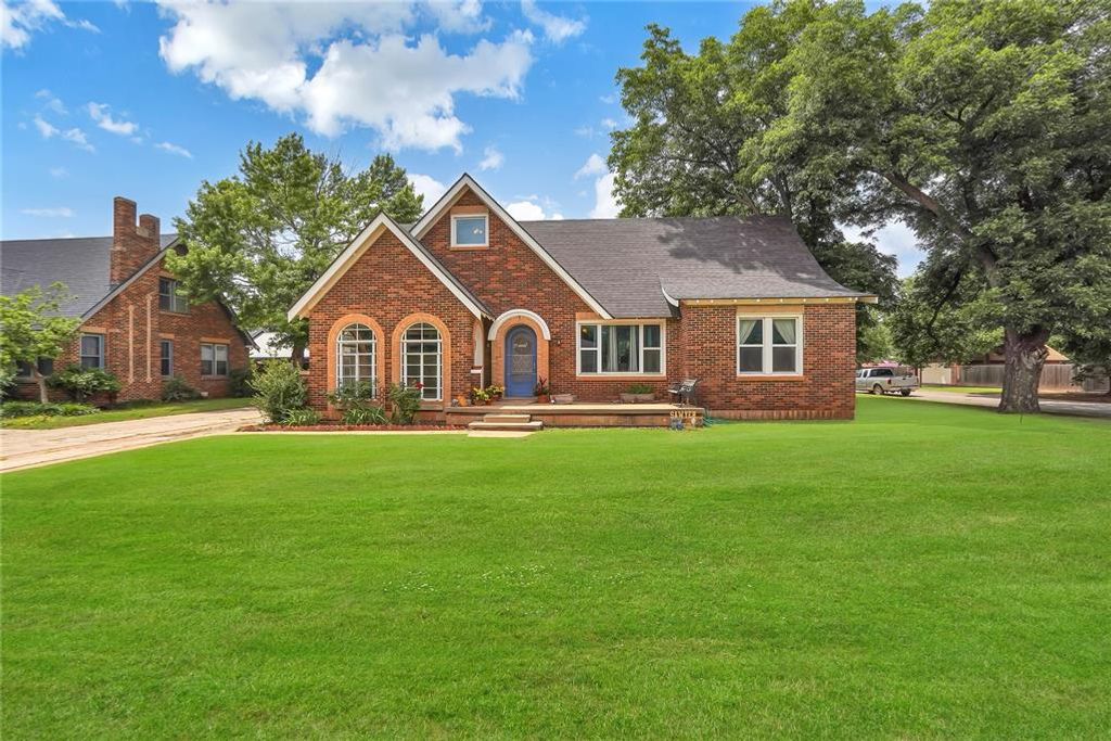 201 S Park Road, Hobart, OK 73651