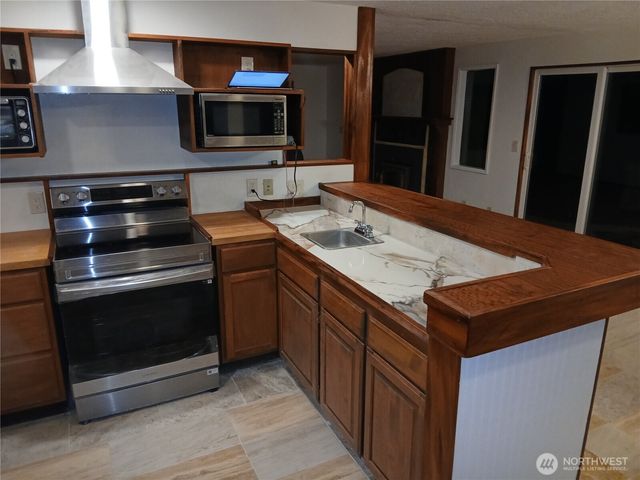 1384 Chicken Coop Road, Sequim, WA 98382